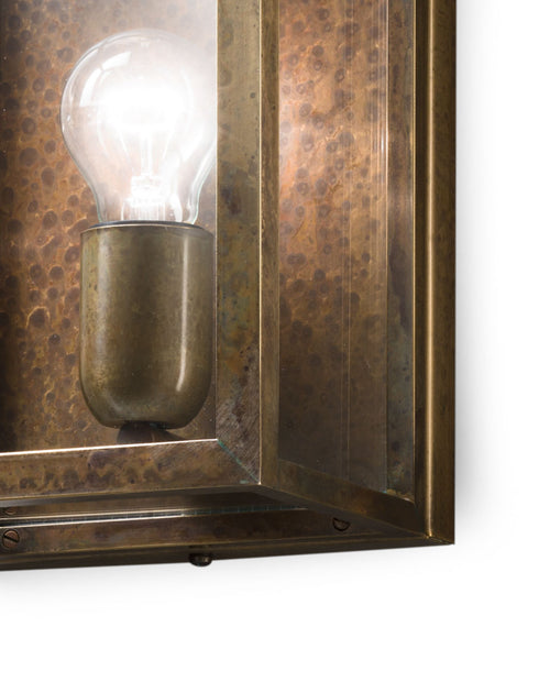 Quadro Wall Light