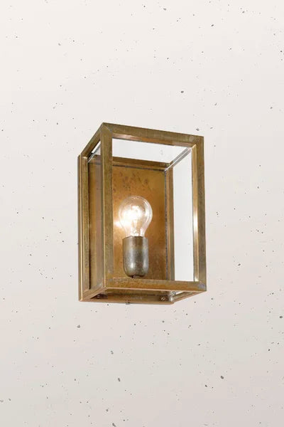 Quadro Wall Light