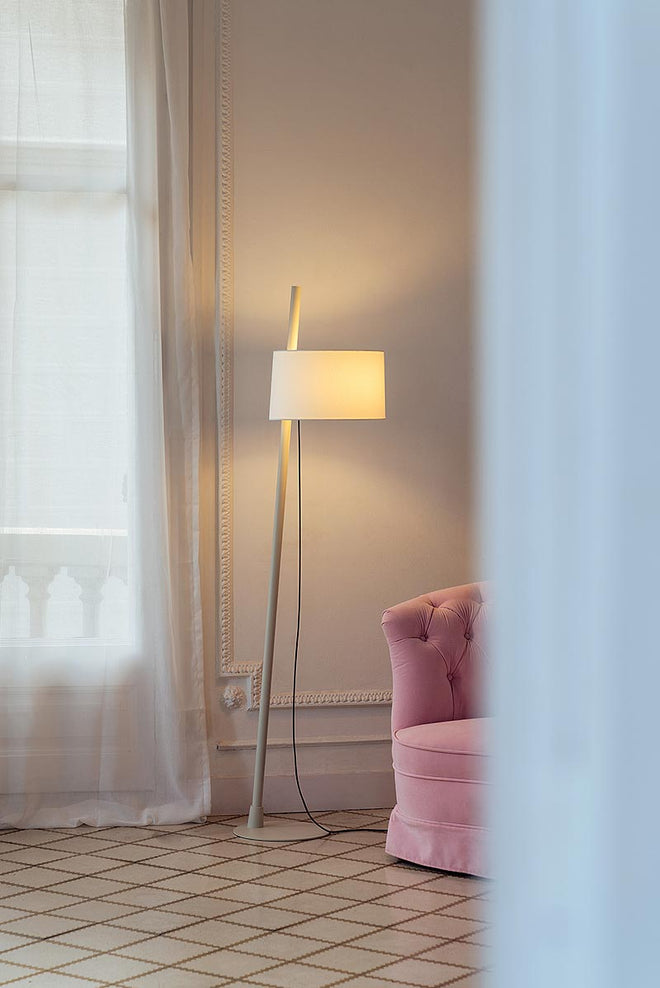 Linood Lean Floor Lamp
