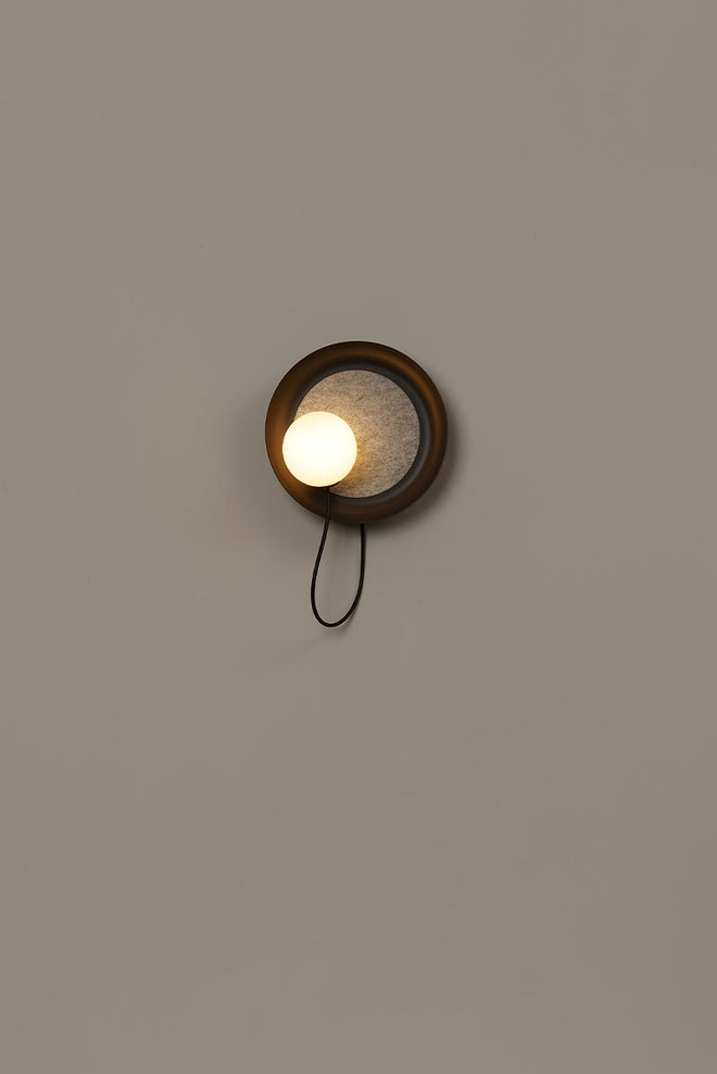 Wire Wall Light